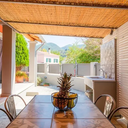 Agathis Holiday home *